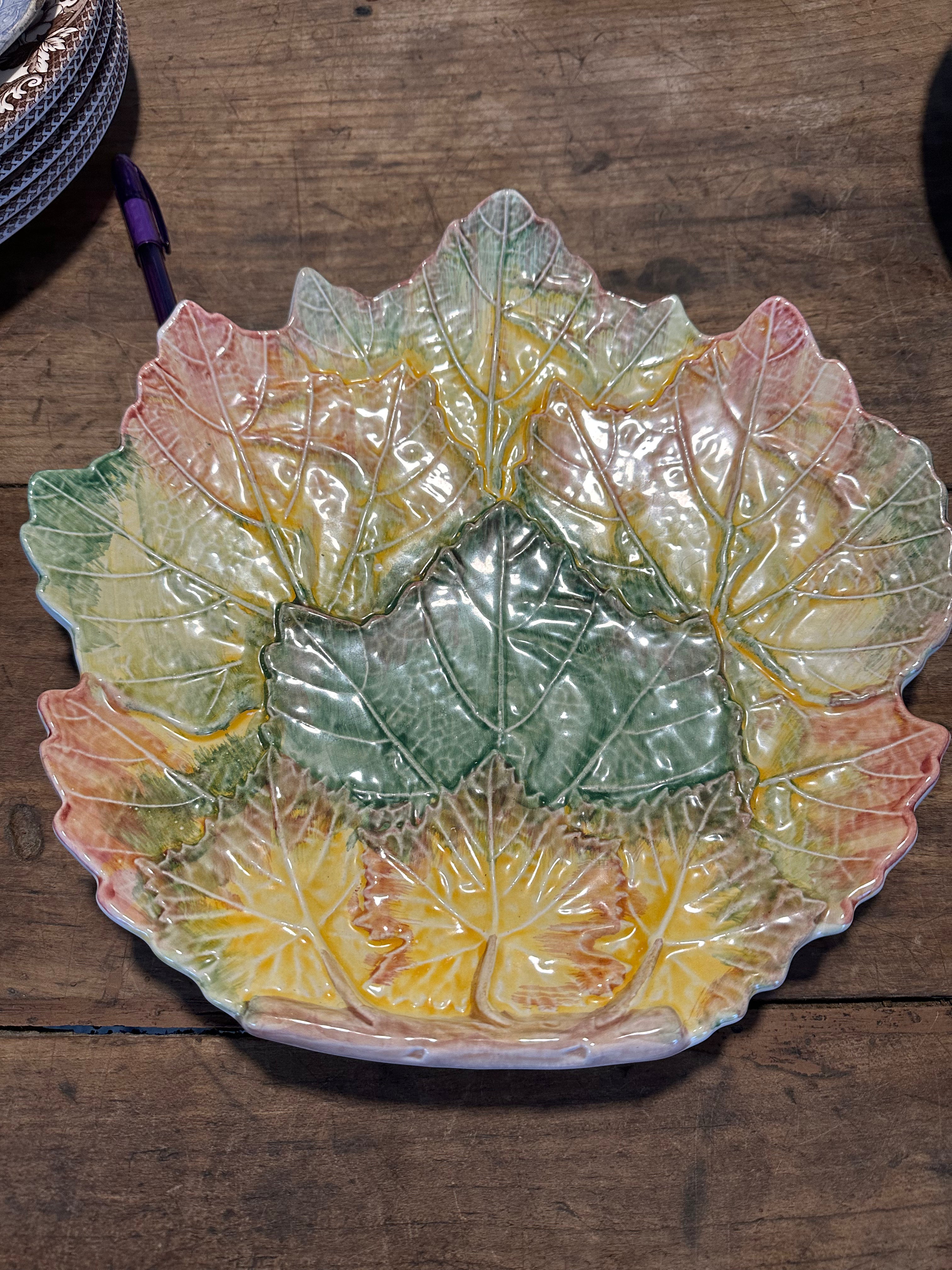 Vintage Majolica Leaf Plate – 11.5"