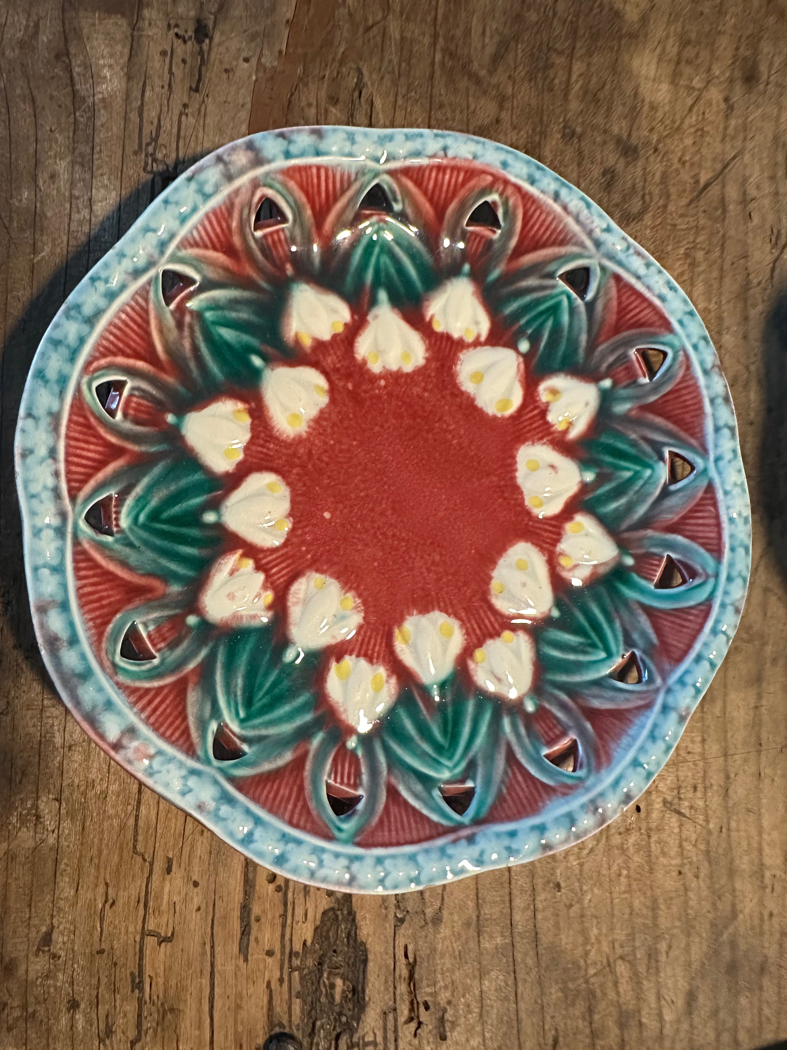 Antique Villeroy & Boch Schramberg Majolica Pierced Floral Plate