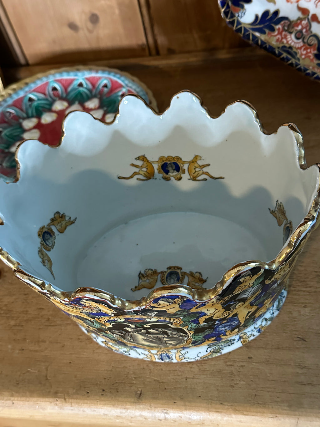 Vintage Chinoiserie Porcelain Cachepot with Cherubs & Gilt Scalloped Rim