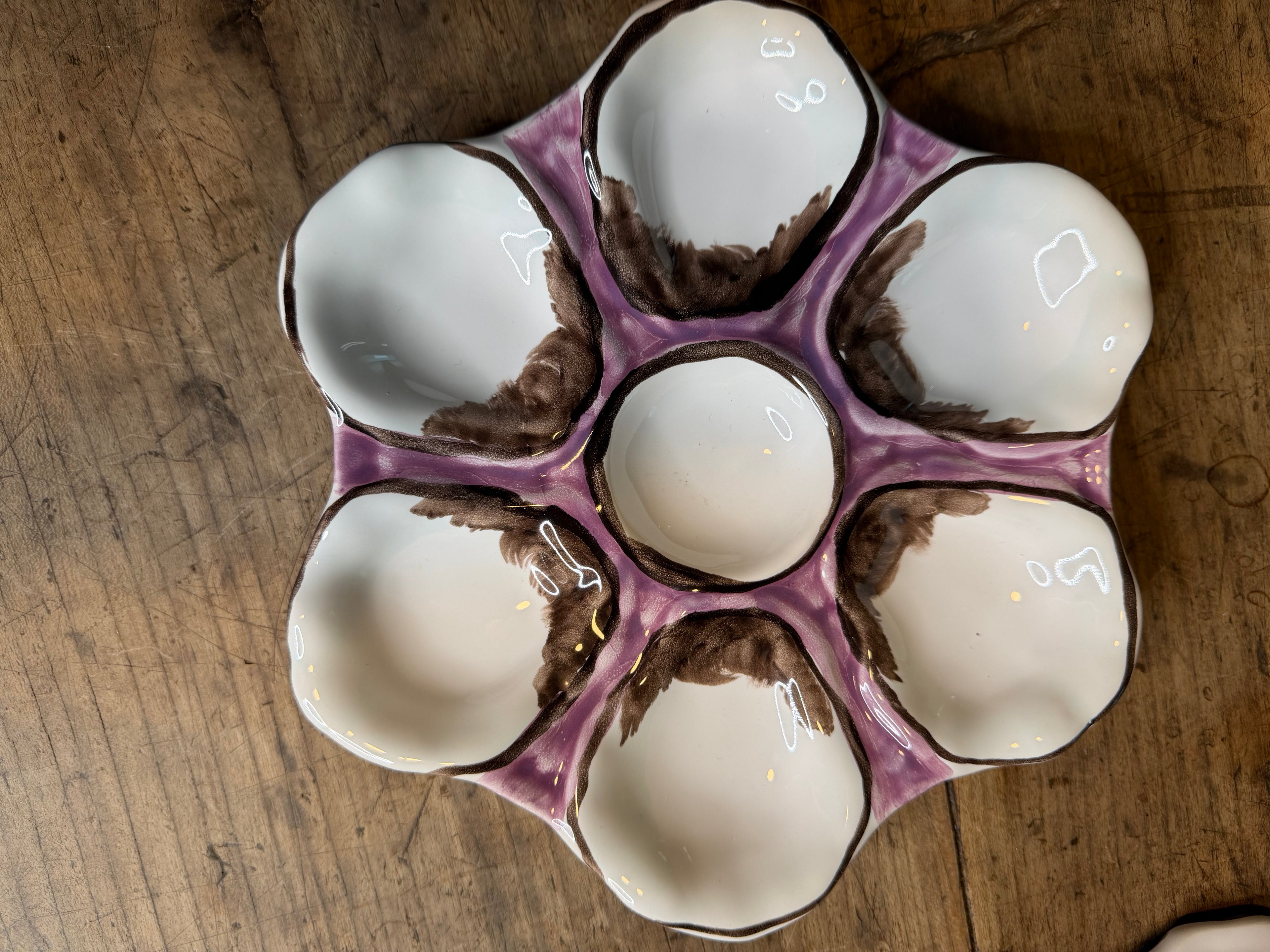 Adigails Portugal Oyster Plate – Pink & Brown, 8.75 Inches