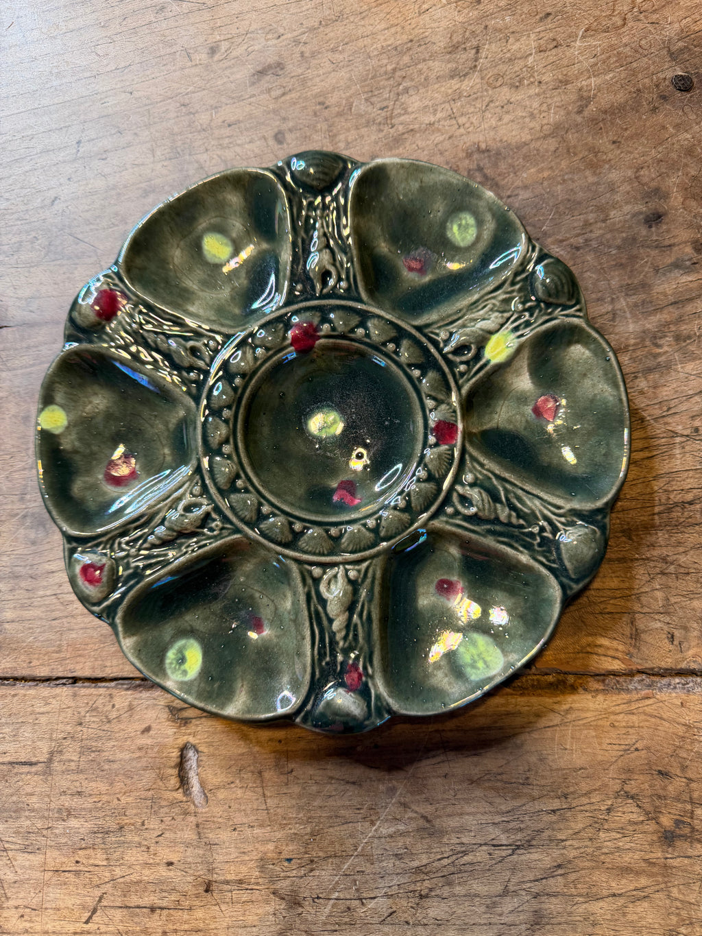 Vintage French Oyster Plate – Olive Green with Red & Yellow Accents, 8.75 Inches