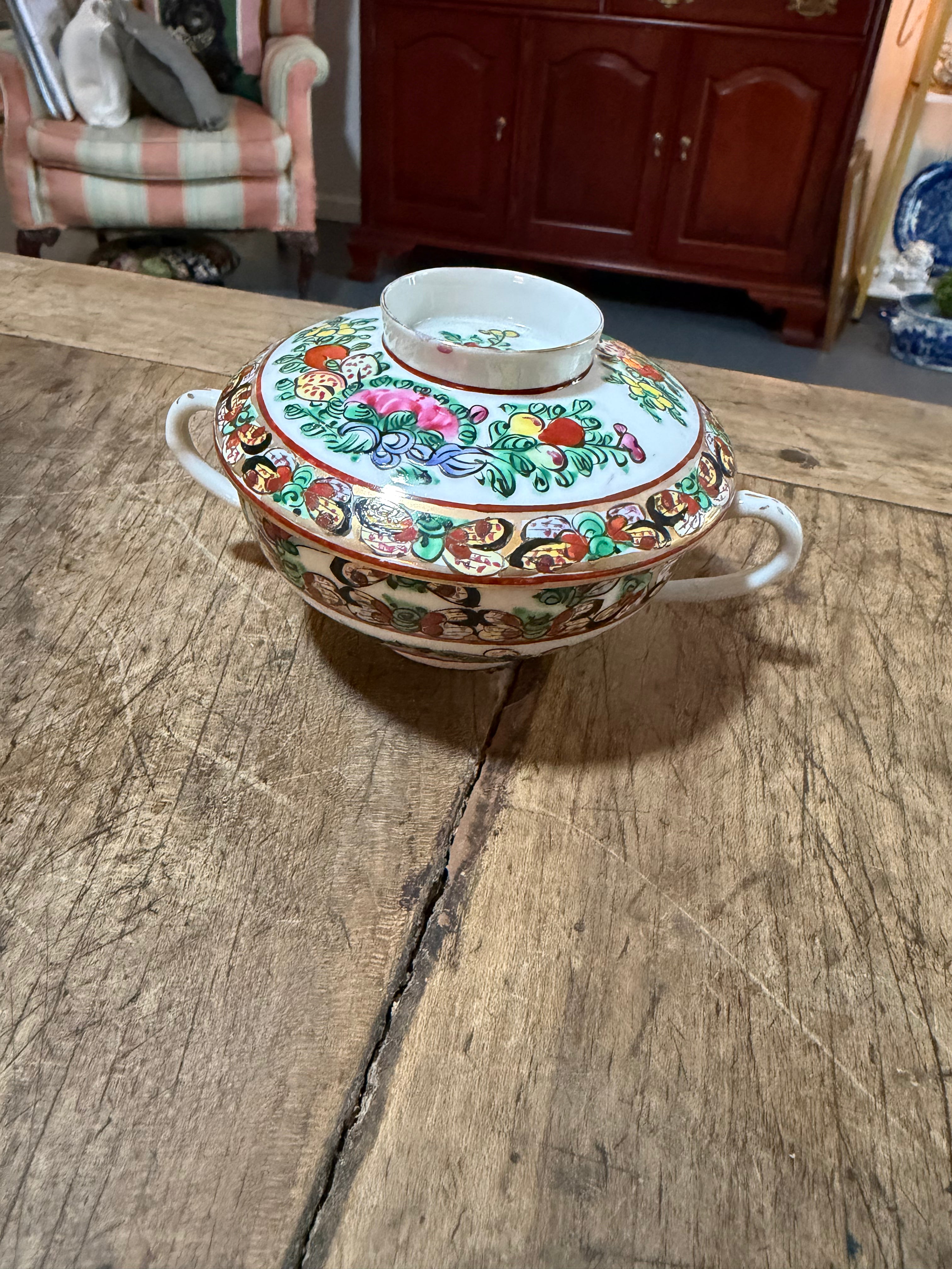 Vintage Rose Canton Thousand Butterflies Bouillon Bowl with Lid – Blue and White Chinese Export Porcelain