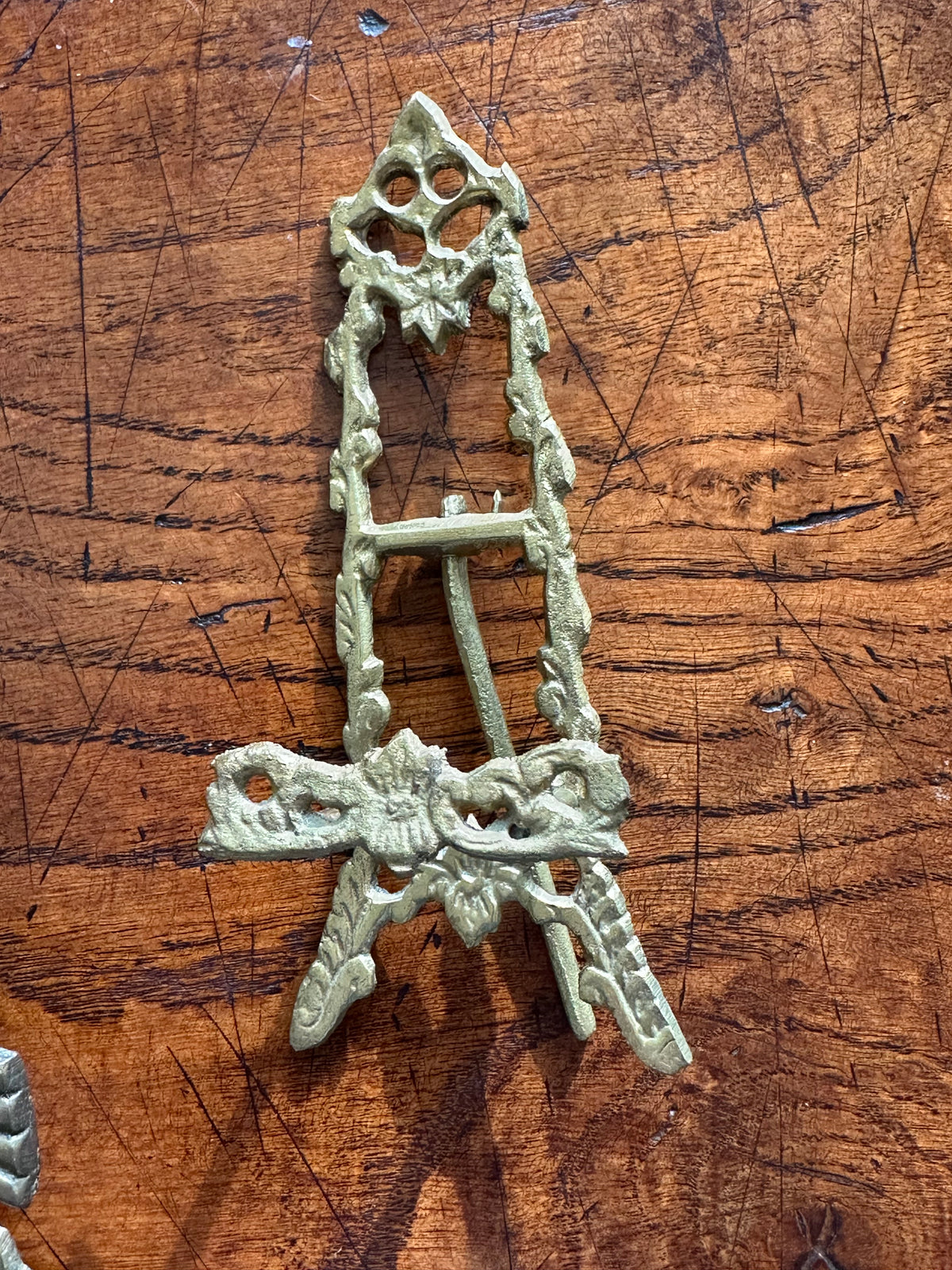 Vintage Brass Display Easel – 6" Tabletop Plate Stand