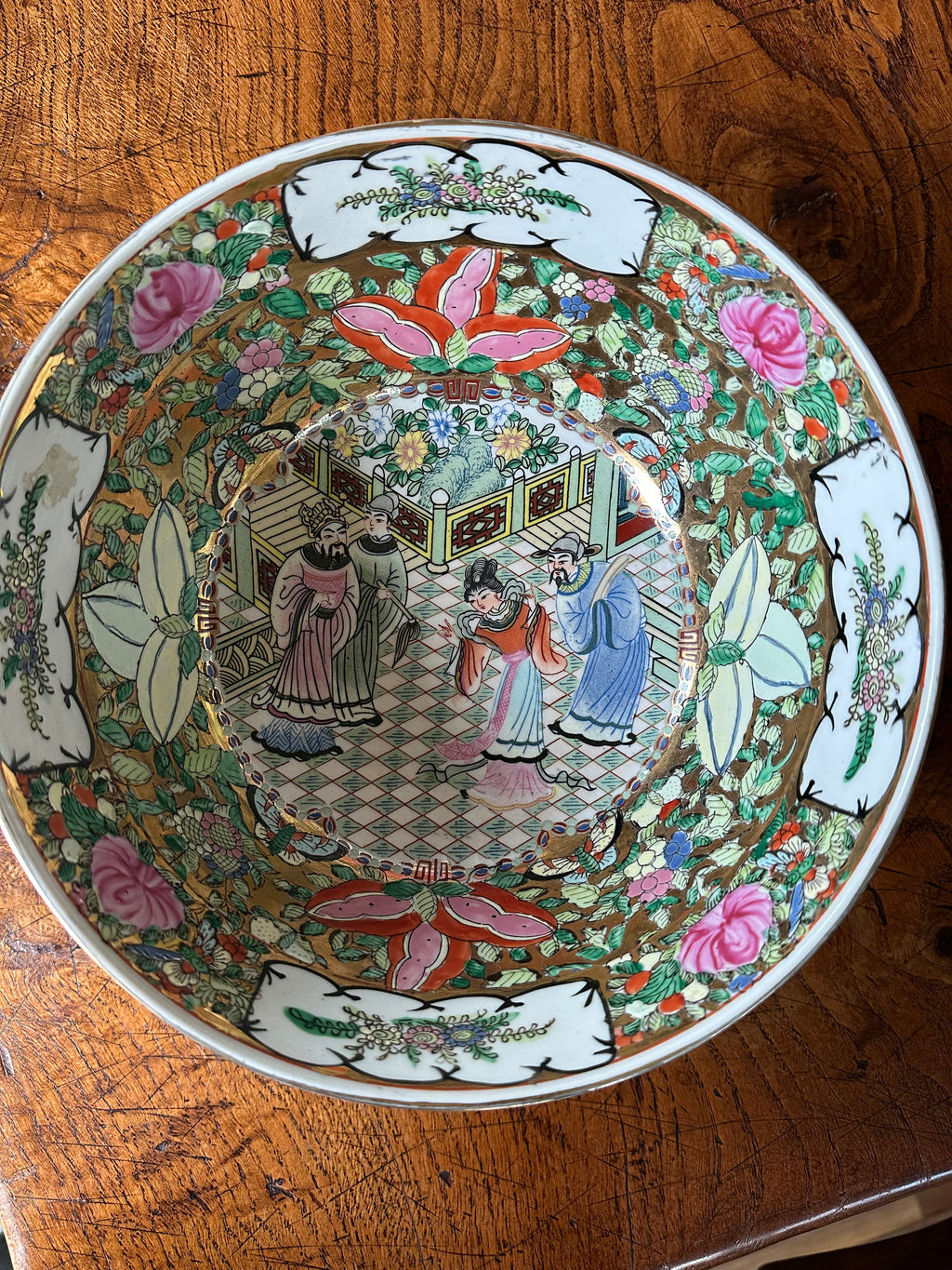 Vintage Chinese Rose Medallion Punch Bowl – 10-Inch Hand-Painted Porcelain Serving Bowl