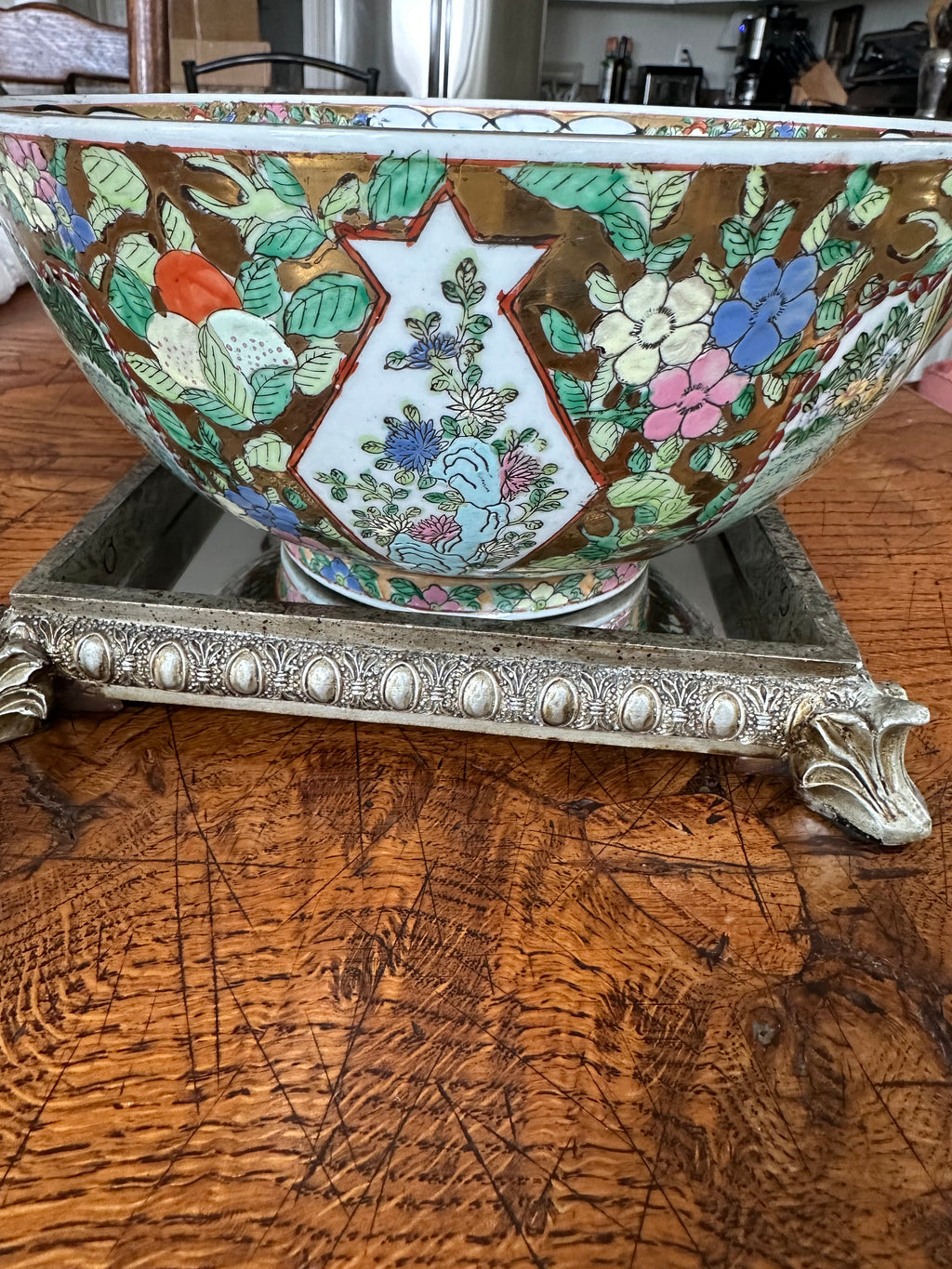 Vintage Chinese Rose Medallion Punch Bowl – 10-Inch Hand-Painted Porcelain Serving Bowl