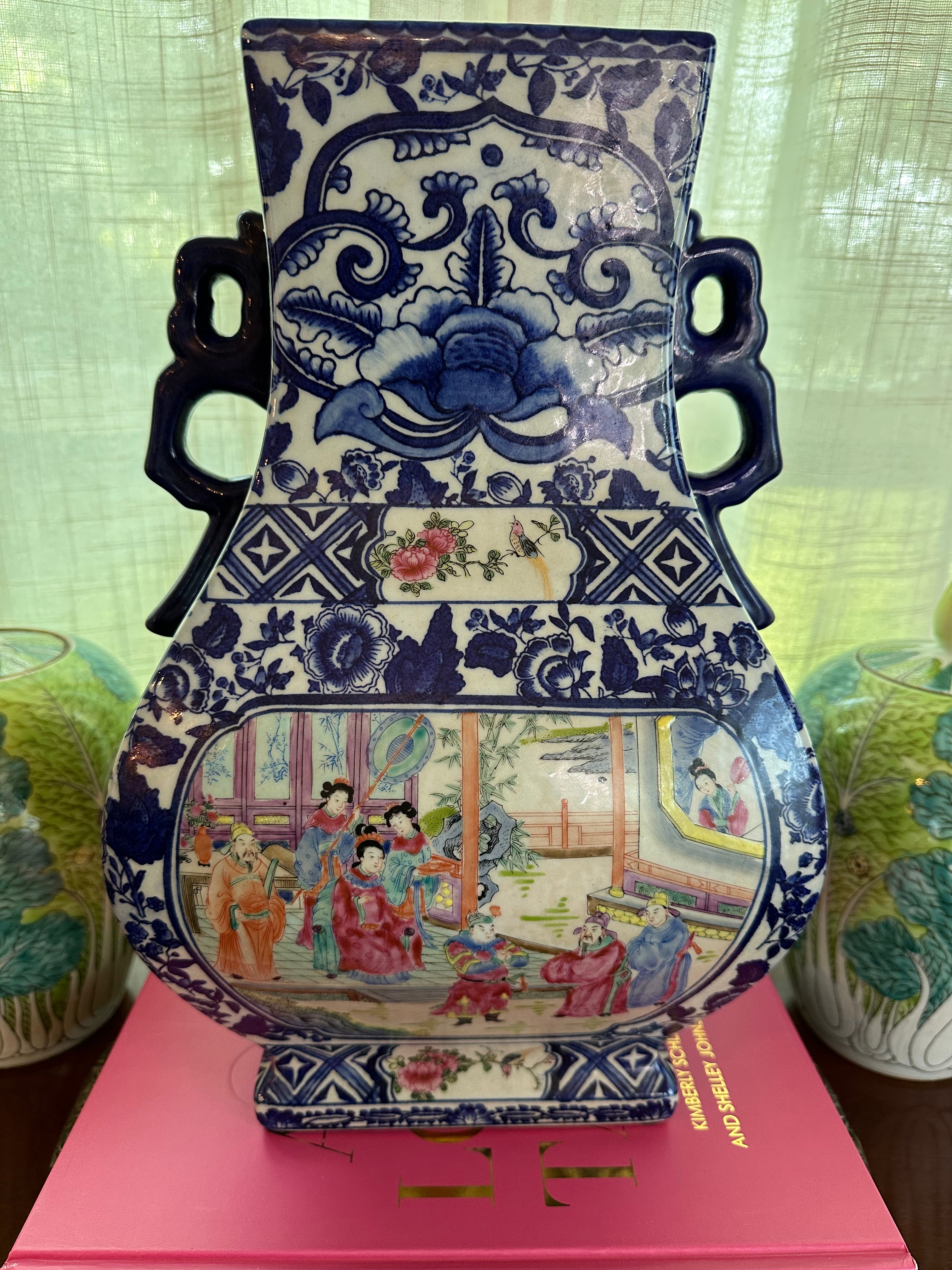 Vintage Mandarin Rose Hu Form Vase – Hand-Painted Chinese Porcelain