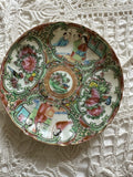 Antique Rose Medallion Scalloped Plate – 6" Hand-Decorated Chinese Porcelain