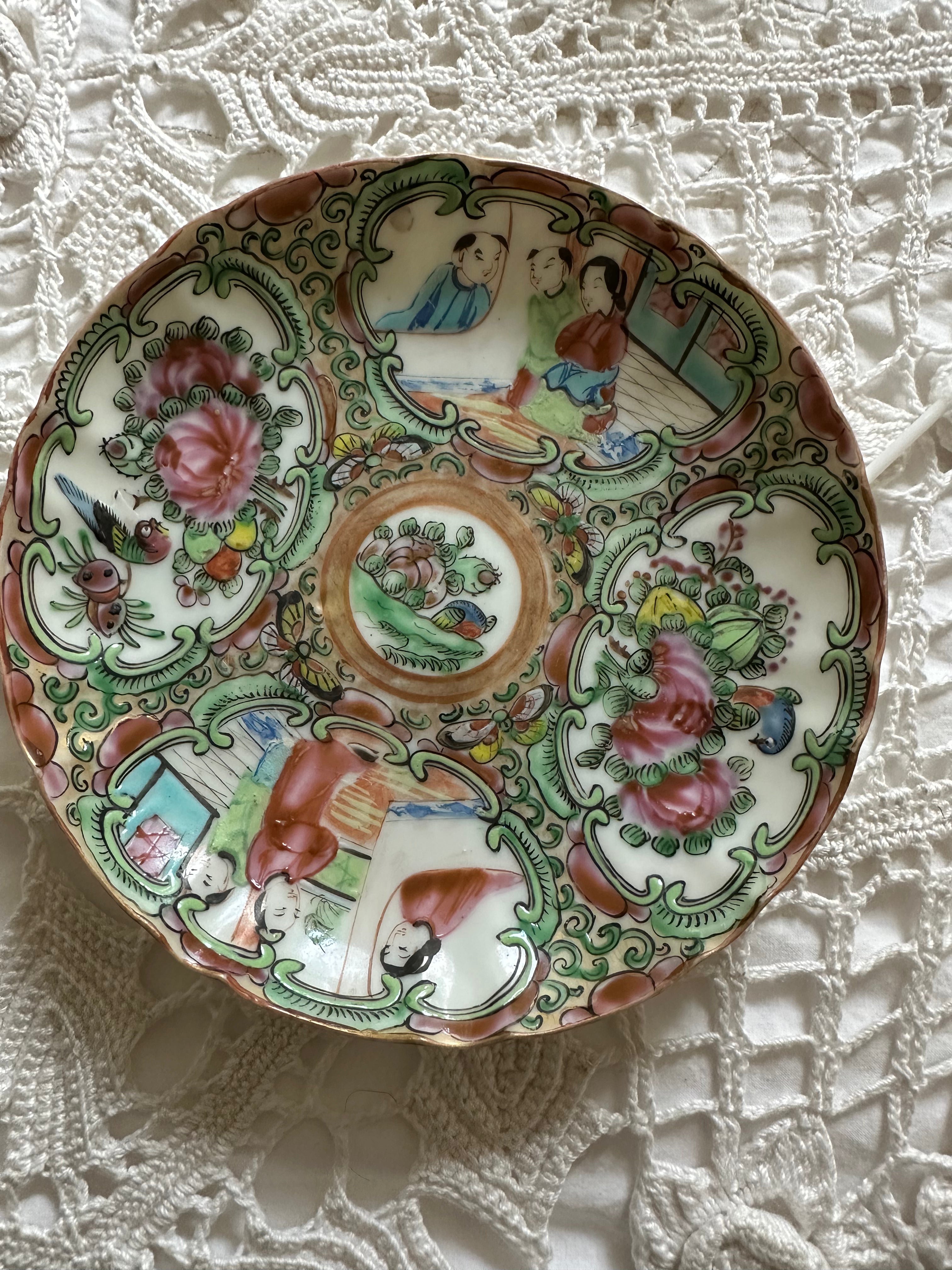 Antique Rose Medallion Scalloped Plate – 6" Hand-Decorated Chinese Porcelain