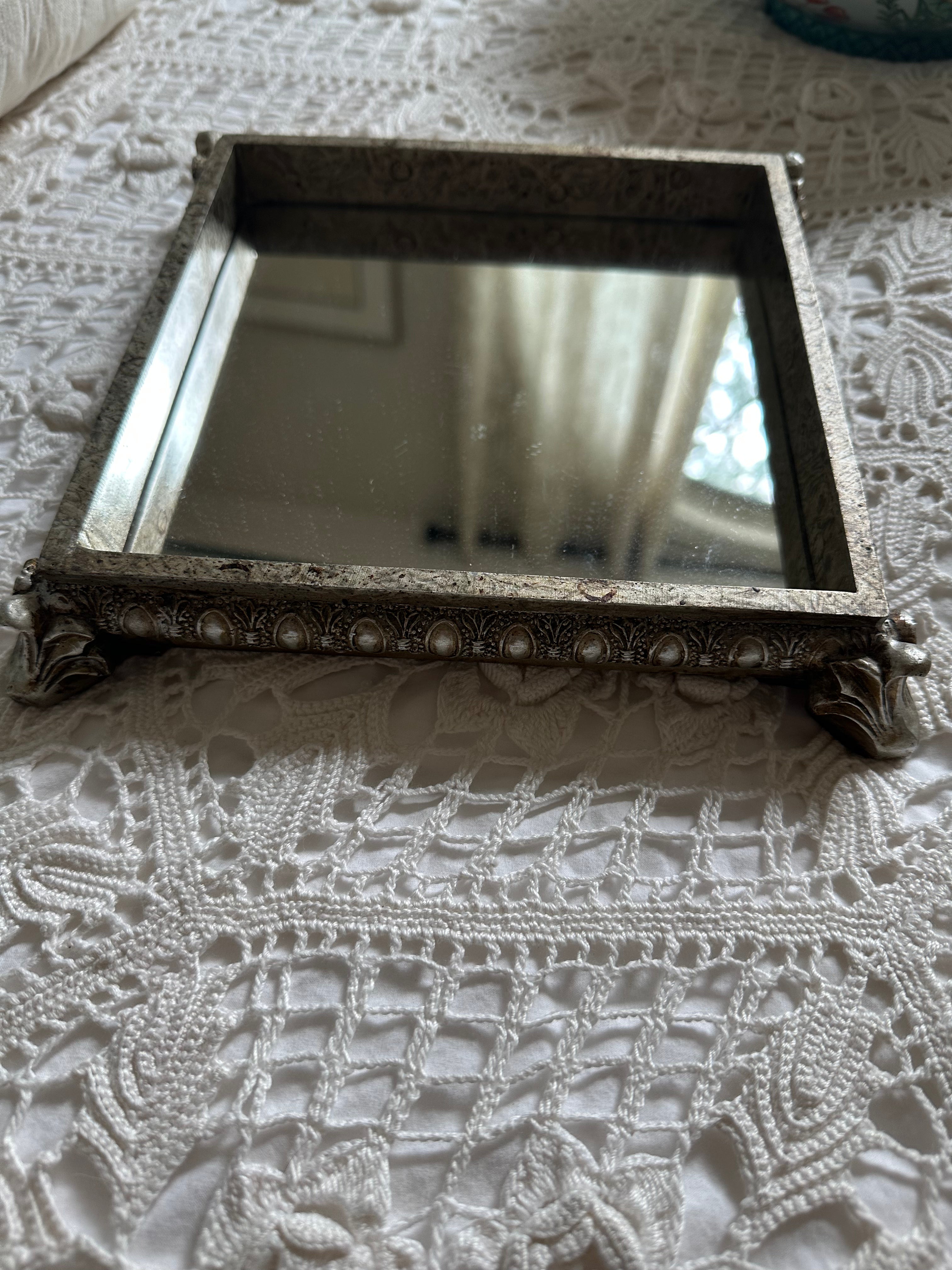 VINTAGE MIRRORED VANITY TRAY | 8.5"